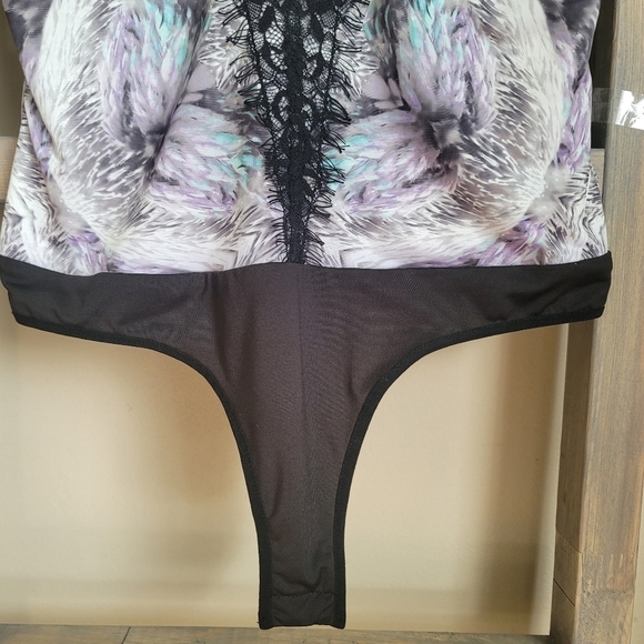 Bebe bodysuit size medium - Picture 4 of 11